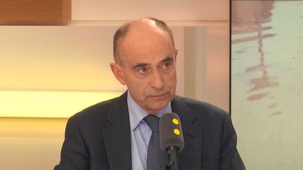 Patrick Lagadec, spécialiste de la gestion de crise, était l'invité de l'interview éco sur franceinfo jeudi 25 janvier. (RADIO FRANCE)