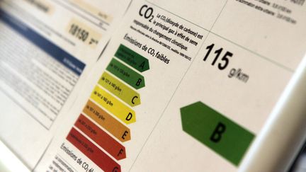 Les conducteuirs de voitures traditionnelles, hybrides et &eacute;lectriques verront leurs bonus rabot&eacute;s &agrave; partir du 1er novembre 2013. (MAXPPP)