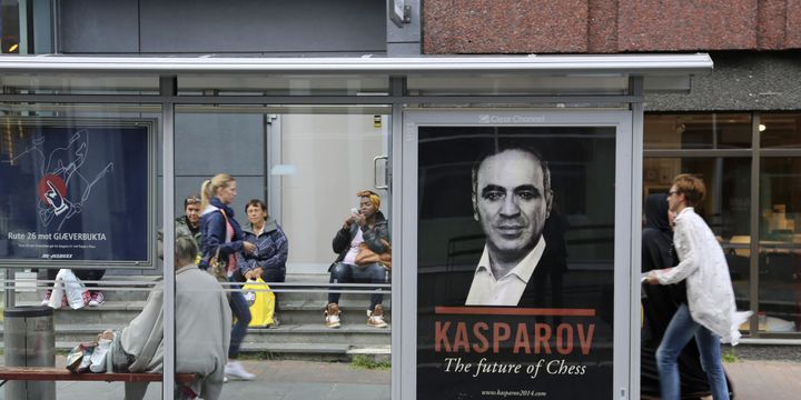 Une affiche du candidat Kasparov à la présidence de la Fédération internationale d'échecs, en août 2014. (Fide/Reuters)