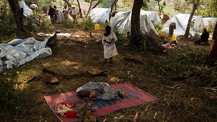 Début mars, des réfugiés congolais ont traversé la frontière vers l'Ouganda pour fuir les affrontements qui ont éclatés à l’est de la République démocratique du Congo. Ils ont trouvé refuge dans le camp de Rwamwanja, situé dans le district de Kamwenge. (AFP PHOTO / MICHELE SIBILONI)