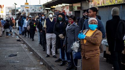 La crise économique devrait toucher tout particulièrement l'Afrique du Sud en 2020.&nbsp;Ici, un&nbsp;quartier de Soweto (Johannesburg), le 1er juin 2020. (Michele Spatari / AFP)