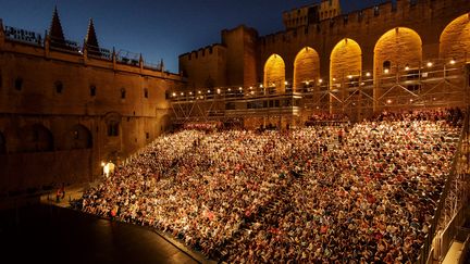 Le festival d'Avignon a lieu chaque année dans la ville emblématique et notamment ici, au Palais des Papes. (CHRISTOPHE RAYNAUD DE LAGE)