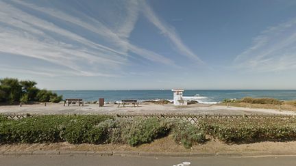 La voiture a été précipitée dans la mer au niveau du parking de la route bleue, aux Sables d'Olonne. (CAPTURE D'ECRAN GOOGLE MAPS)