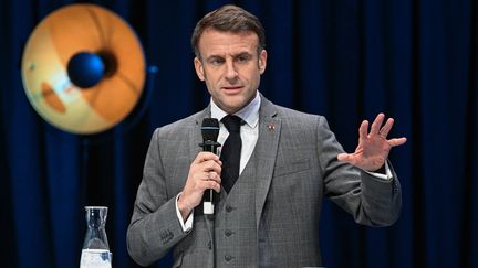 Emmanuel Macron à Nantes (Loire-Atlantique), le 28 novembre 2023. (DAMIEN MEYER / AFP)