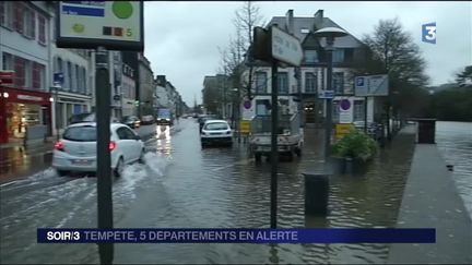 Intempéries : cinq départements en alerte