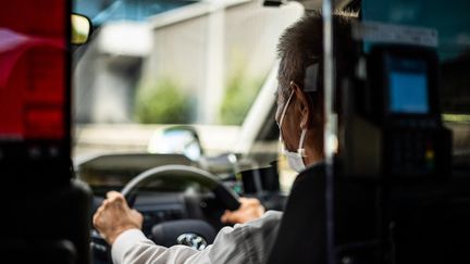 La plupart des populations très âgées vivent dans des zones rurales, où les services publics ferment les uns après les autres. (JC MILHET / HANS LUCAS / HANS LUCAS VIA AFP)