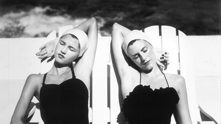 Exposition "Entre l’art et la mode : la collection Carla Sozzani" : nude with shadow pattern, 1948 / Louise Dahl-Wolfe 
 (Louise Dahl-Wolfe © Courtesy Staley-Wise Gallery, New York)