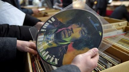 Picto-disque vinyle à l'effigie de Jimi Hendrix
 (GUILLAUME SOUVANT / AFP)