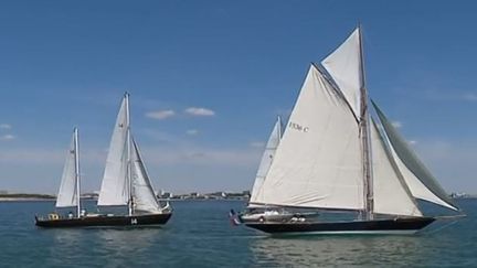 Quatre des cinq "Pen Duick" du navigateur Éric Tabarly font escale au port La Rochelle pendant quelques jours. (FRANCE 3)