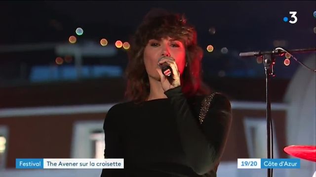 The Avener sur le roof top du Palais des Festivals