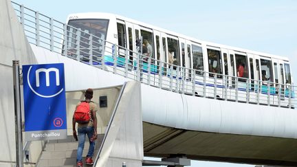 Une rame de la ligne A du métro rennais, ligne automatique inaugurée en 2002. (MARC OLLIVIER / MAXPPP)