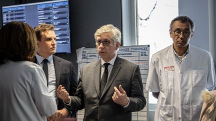 Frédéric Valletoux, ministre démissionnaire délégué à la Santé, visite le CHU de Bordeaux, le 16 mai 2024. (STEPHANE DUPRAT / HANS LUCAS)