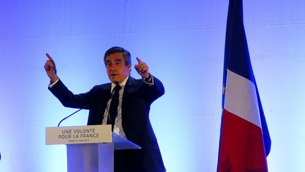 François Fillon en meeting au Zénith de Toulon (Var), le 31 mars 2017. (PATRICK BLANCHARD / MAXPPP)