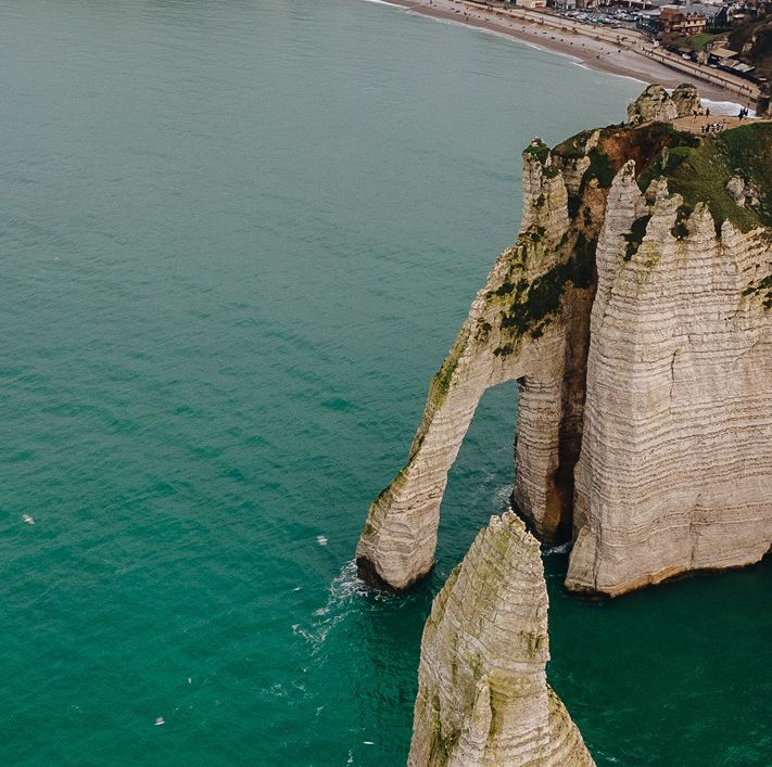 Les falaises de craie d'Etretat (Seine-Maritime). (PIERRE MOREL / FRANCEINFO)