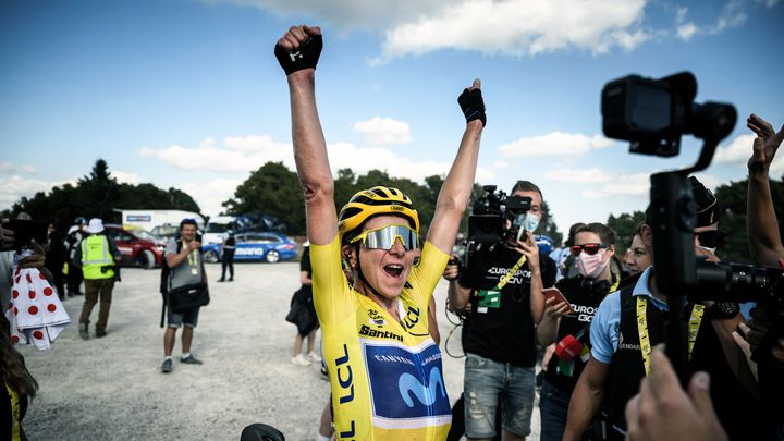 La joie d'Annemiek van Vleuten, sacrée sur le Tour de France femmes, le 31 juillet 2022. (JEFF PACHOUD / AFP)