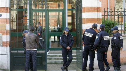 L'entrée de la Chambre régionale des comptes le 19 avril 2007 dans le centre-ville de Toulon (AFP PHOTO ERIC CABANIS)