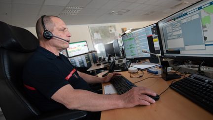 "Merci aux opérateurs" a tweeté le préfet des Yvelines (illustration). (ROMAIN LONGIERAS / AFP)