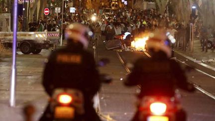 &nbsp; (Des policiers à Marseille après la qualification de l'Algérie pour les huitièmes de finale © Maxppp)