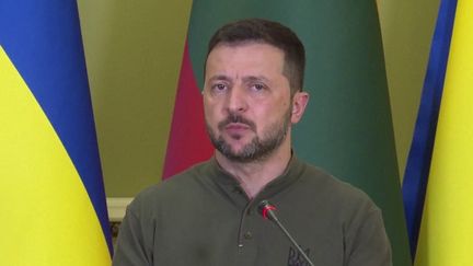 Le président ukrainien, Volodymyr Zelensky, a confirmé, jeudi 12 septembre, que l’armée russe a lancé une contre-offensive dans la région de Koursk (Russie).