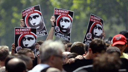 Une manifestation en hommage à Clément Méric, à Paris, le 8 juin 2013. (LIONEL BONAVENTURE / AFP)