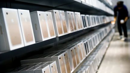 Apple Store à Pékin, en Chine, le 16 septembre 2016. (THOMAS PETER / REUTERS)