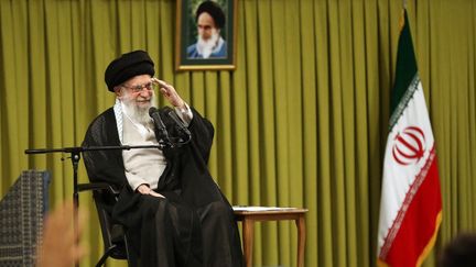 L'ayatollah Ali Khamenei lors d'un discours devant des étudiants à Téhéran, le 2 octobre 2024 en Iran. (KHAMENEI.IR)