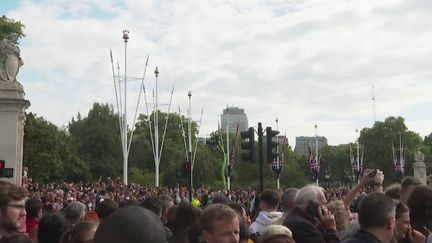 Mort d'Elizabeth II : la préparation d'obsèques hors normes, 750 000 visiteurs attendus à Londres&nbsp; (FRANCE 2)