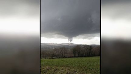 Une tornade a traversé le sud de la Creuse, dans l'après-midi du jeudi 9 mars. Le phénomène météorologique a ravagé la commune de Pontarion. Seul un blessé léger est à déplorer, mais les dégâts matériels sont considérables. (FRANCE 2)