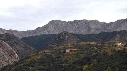 Le massif du Djurdjura, en Alg&eacute;rie, le 12 octobre 2012. (MOURAD ALLILI / CITIZENSIDE / AFP)