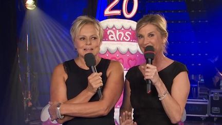 Muriel Robin et Michèle Laroque jouent leur spectacle à l'Olympia de Reims, samedi 7 janvier.  (France 2)