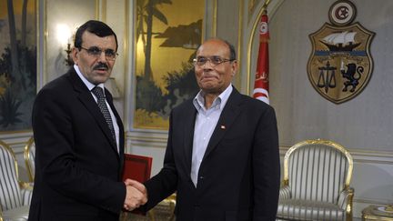 Le pr&eacute;sident tunisien, Moncef Marzouki, et son Premier ministre d&eacute;sign&eacute;,&nbsp;Ali Larayedh, le 8 mars 2013 &agrave; Tunis (Tunisie). (FETHI BELAID / AFP)