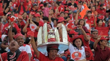 Les chemises rouges manifestent le 17/10/2010 à Ayutthaya (Thaïlande) (AFP. PORNCHAI KITTIWONGSAKUL)