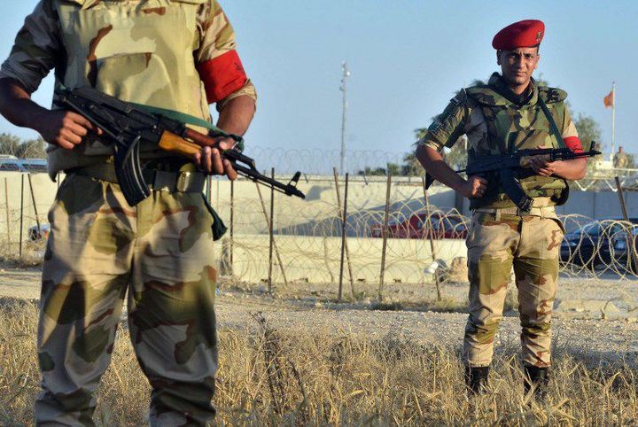 Militaires égyptiens (à la frontière avec la bande de Gaza) le 21 mai 2013 (MOHAMED EL-SHAHED / AFP)