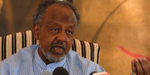 Le président Ismail Omar Guelleh pendant une conférence de presse à Djibouti le 7-4-2011 (AFP - SIMON MAINA )