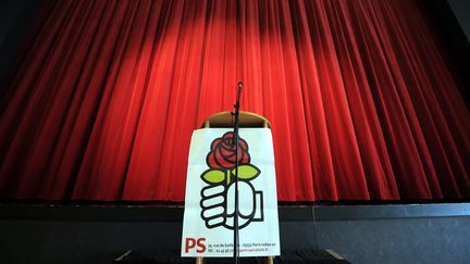 Un pupitre vide dans une r&eacute;union du Parti socialiste, le 25 janvier 2014 &agrave; Nancy (Meurthe-et-Moselle). (MAXPPP)