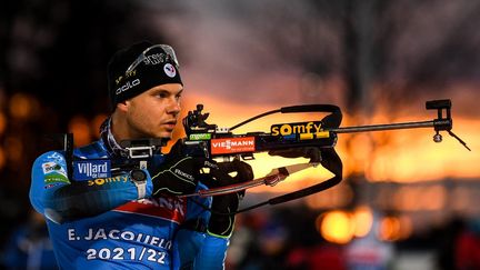 Emilien Jacquelin débute&nbsp;sa cinquième saison de Coupe du Monde&nbsp;de biathlon. (ALEXEY FILIPPOV / SPUTNIK)