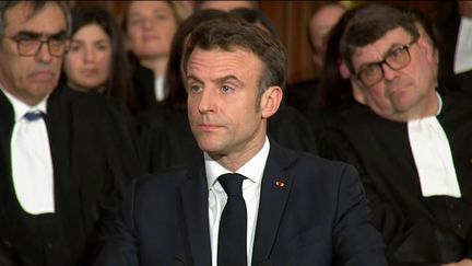 Hommage à Gisèle Halimi :  Emmanuel Macron annonce que le droit à l’IVG va être gravé dans la Constitution (Capture franceinfo)