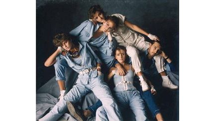 Cinq tenues en chambray Campagne, marque complements, été 1983
 (Oliviero Toscani)