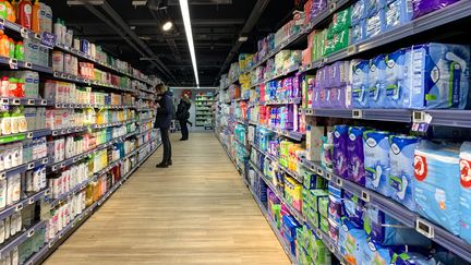 Le rayon hygiène d'un supermarché. Photo d'illustration. (RICCARDO MILANI / HANS LUCAS)