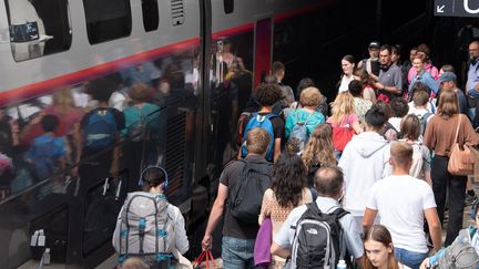 En gare de Rennes, grosse affluence pour le premier jour des vacances d'été, le 8 juillet 2023. (DAVID ADEMAS / OUEST-FRANCE / MAXPPP)