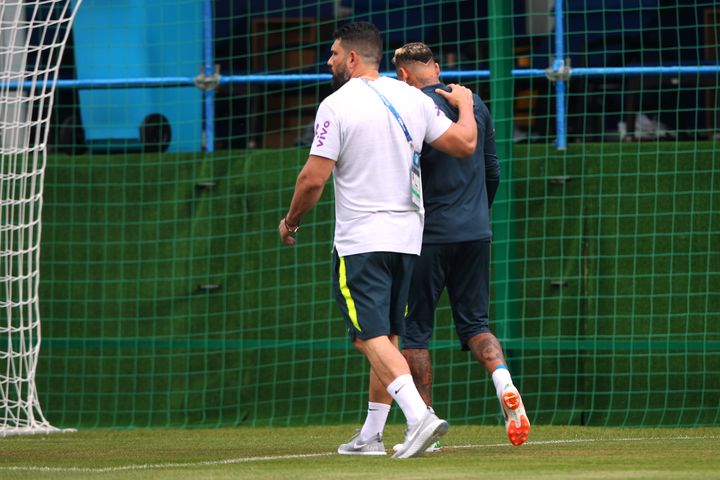 La star brésilienne Neymar a quitté l'entraînement de la Selecao mardi 19 juin 2018 à Sotchi (Russie). (HANNAH MCKAY / X03696)