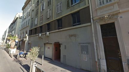 L'immeuble de la rue Sainte, à Marseille, perquisitionné le 3 octobre 2017, dans le cadre de l'enquête sur l'attaque au couteau de la gare Saint-Charles. (GOOGLE STREETVIEW)