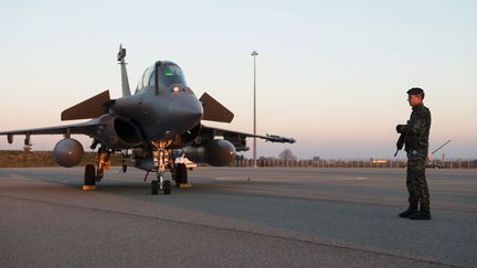 &nbsp; (Des pièces détachées du Rafale votées cette nuit en Seine-et-Marne © Maxppp)