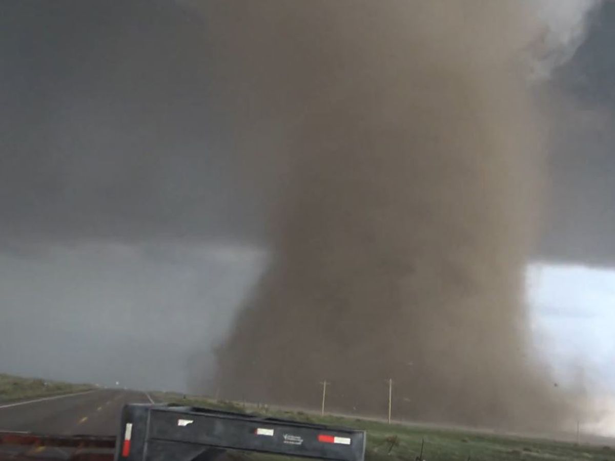 Video Etats Unis Un Meteorologue S Aventure Au Cœur D Une Tornade Dans Le Colorado