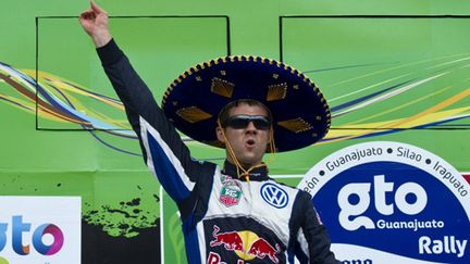 Sébastien Ogier a vécu un week-end parfait au Mexique (RONALDO SCHEMIDT / AFP)