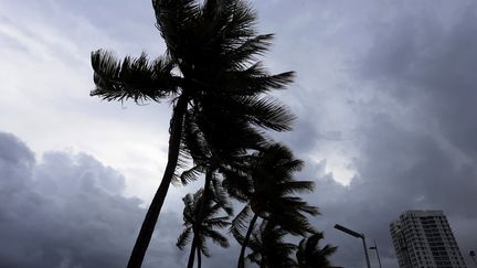 À Saint-Martin, la population est confinée