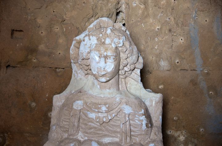 Statue de la cité antique d'Hatra en Irak, restaurée après avoir été détruite par les djihadistes de Daesh. (ZAID AL-OBEIDI / AFP)