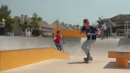 Sports : les skateparks se multiplient partout en France (FRANCE 3)