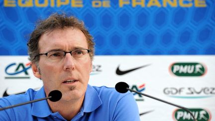 Le s&eacute;lectionneur de l'&eacute;quipe de France, Laurent Blanc, le 27 f&eacute;vrier 2012 &agrave; Clairefontaine (Yvelines).&nbsp; (FRANCK FIFE / AFP)