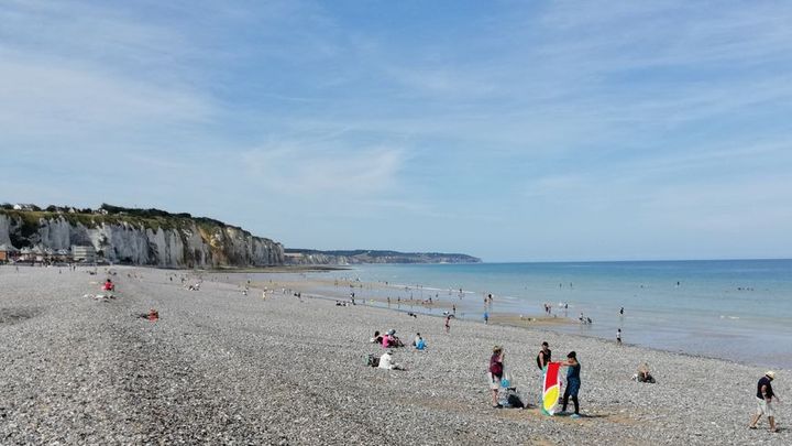 Plage de galets, à Dieppe. (France Bleu)